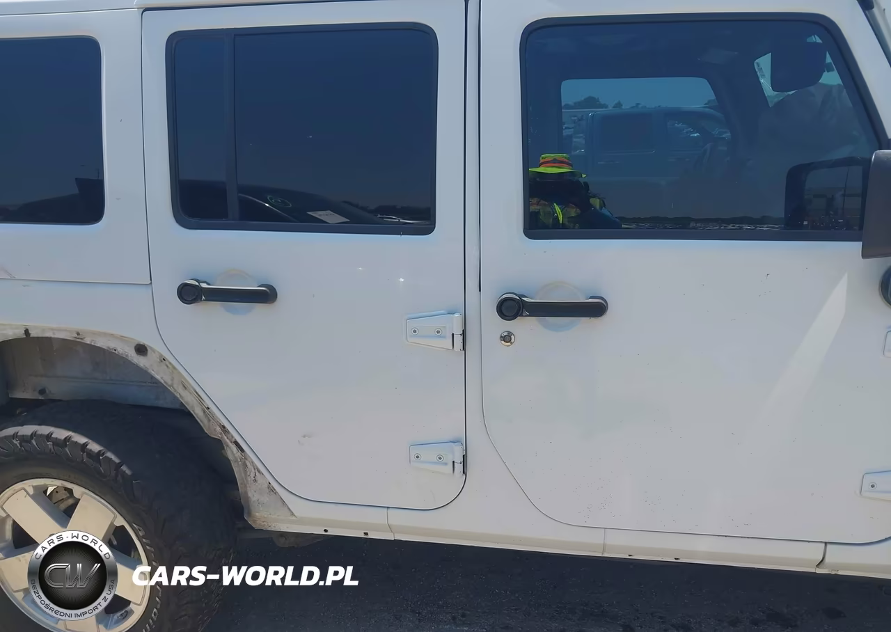 2016 Jeep Wrangler Unlimited Rubicon VIN:1C4HJWFG7GL231946 - 13