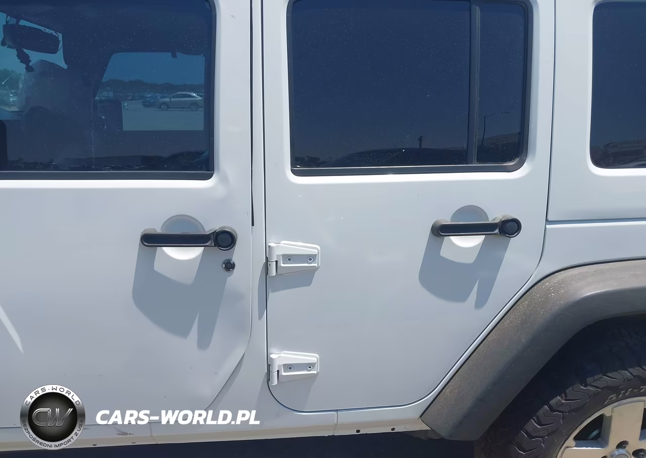 2016 Jeep Wrangler Unlimited Rubicon VIN:1C4HJWFG7GL231946 - 14