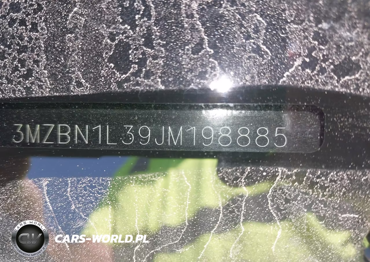 2018 Mazda Mazda3 Touring VIN:3MZBN1L39JM198885 - 6