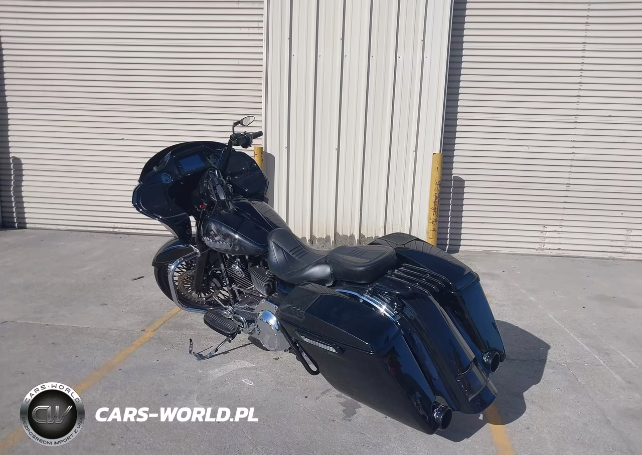 2016 Harley-Davidson Fltrxs Road Glide Special VIN:1HD1KTM32GB639935 - 3