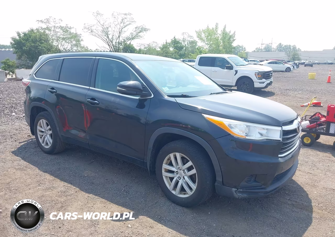 2015 Toyota Highlander Le V6 VIN:5TDBKRFH2FS152646 - 1