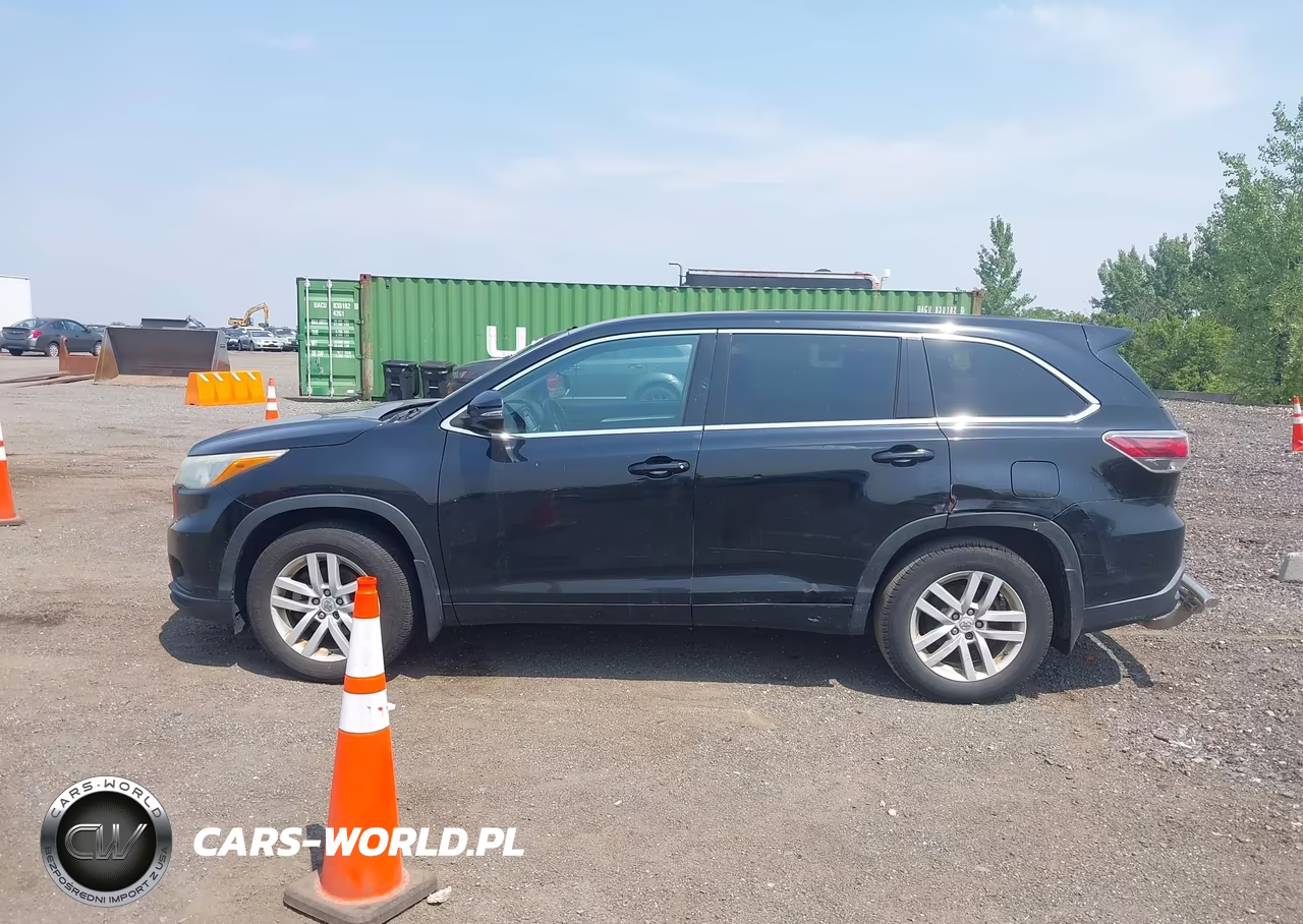 2015 Toyota Highlander Le V6 VIN:5TDBKRFH2FS152646 - 14