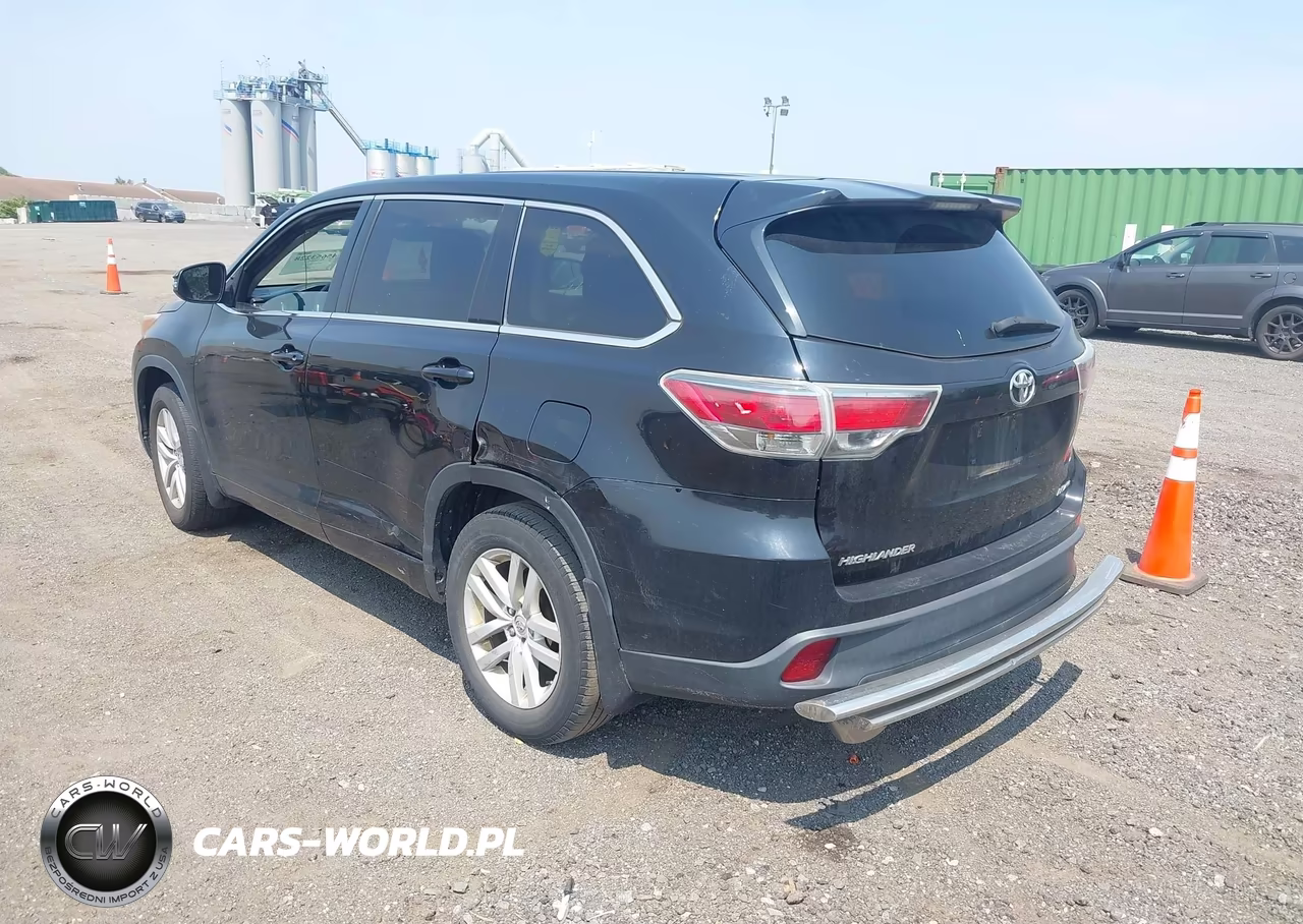 2015 Toyota Highlander Le V6 VIN:5TDBKRFH2FS152646 - 6