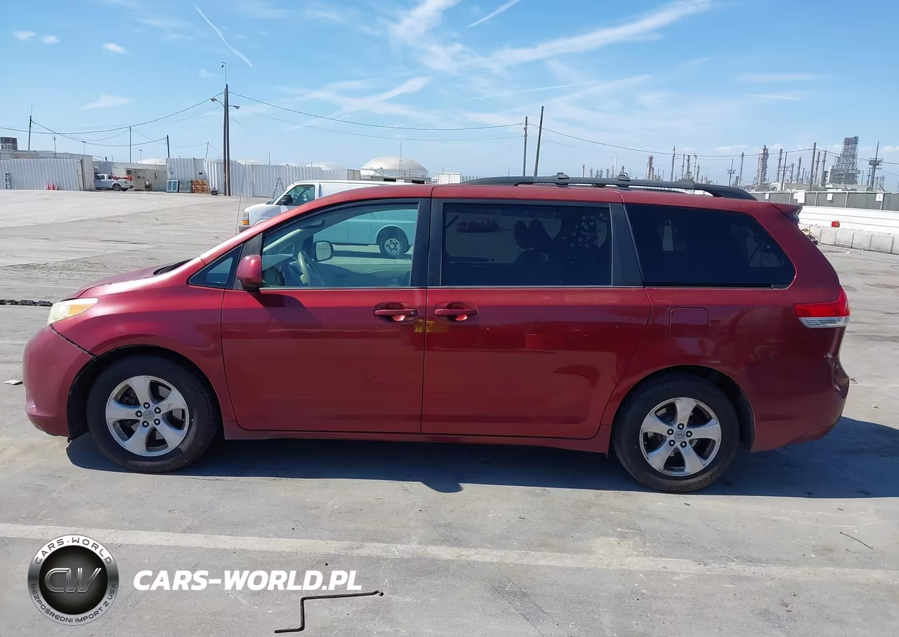 2011 Toyota Sienna Le V6 VIN:5TDKK3DC0BS011024 - 14