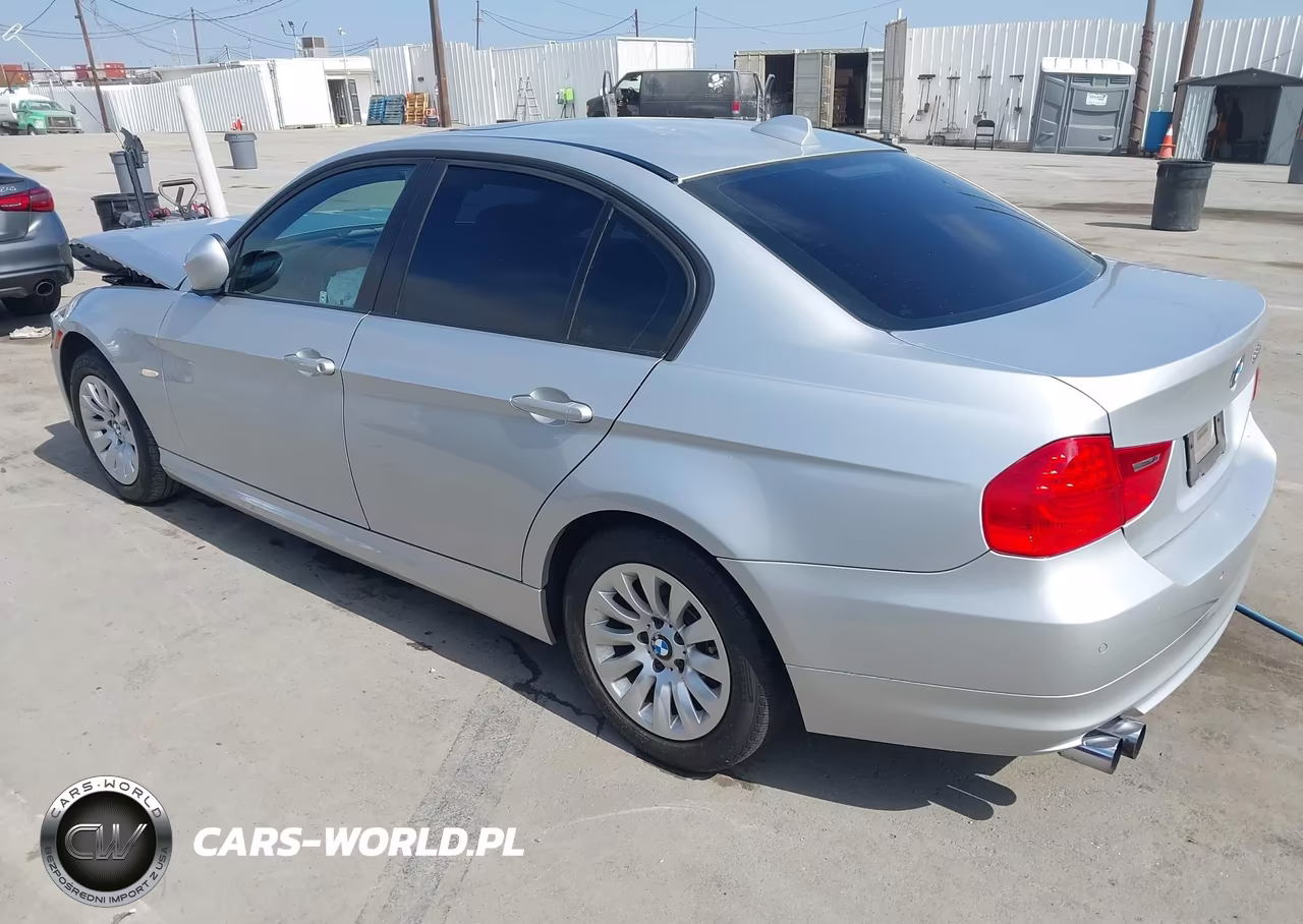 2009 BMW 328I VIN:WBAPH775X9NM47742 - 3