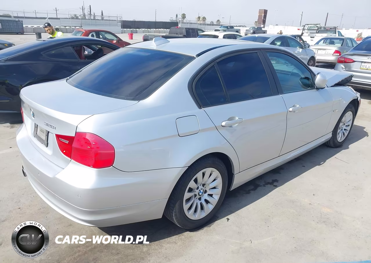2009 BMW 328I VIN:WBAPH775X9NM47742 - 4