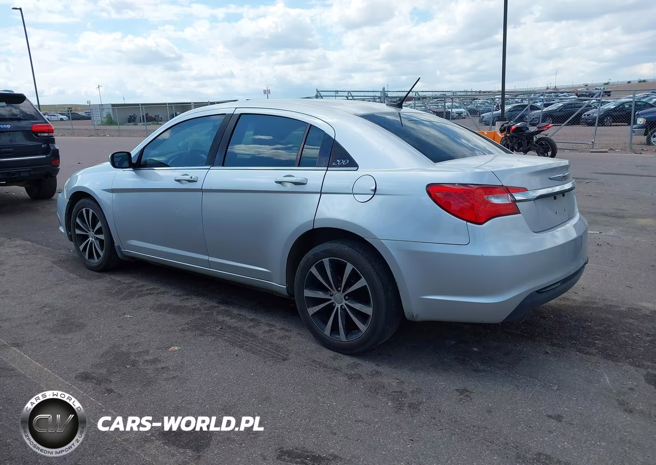 2012 Chrysler 200 Touring VIN:1C3CCBBG8CN258286 - 3