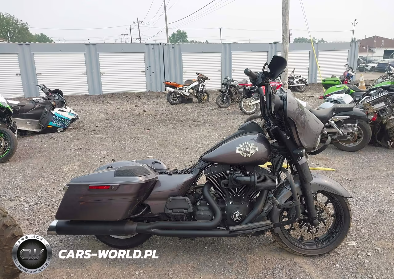 2014 Harley-Davidson Flhxs Street Glide Special VIN:1HD1KRM13EB703088 - 11