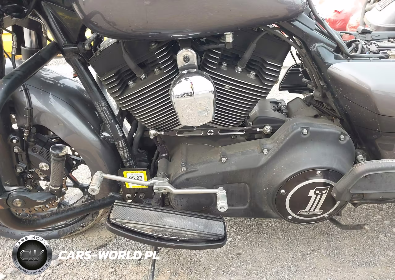 2014 Harley-Davidson Flhxs Street Glide Special VIN:1HD1KRM13EB703088 - 9