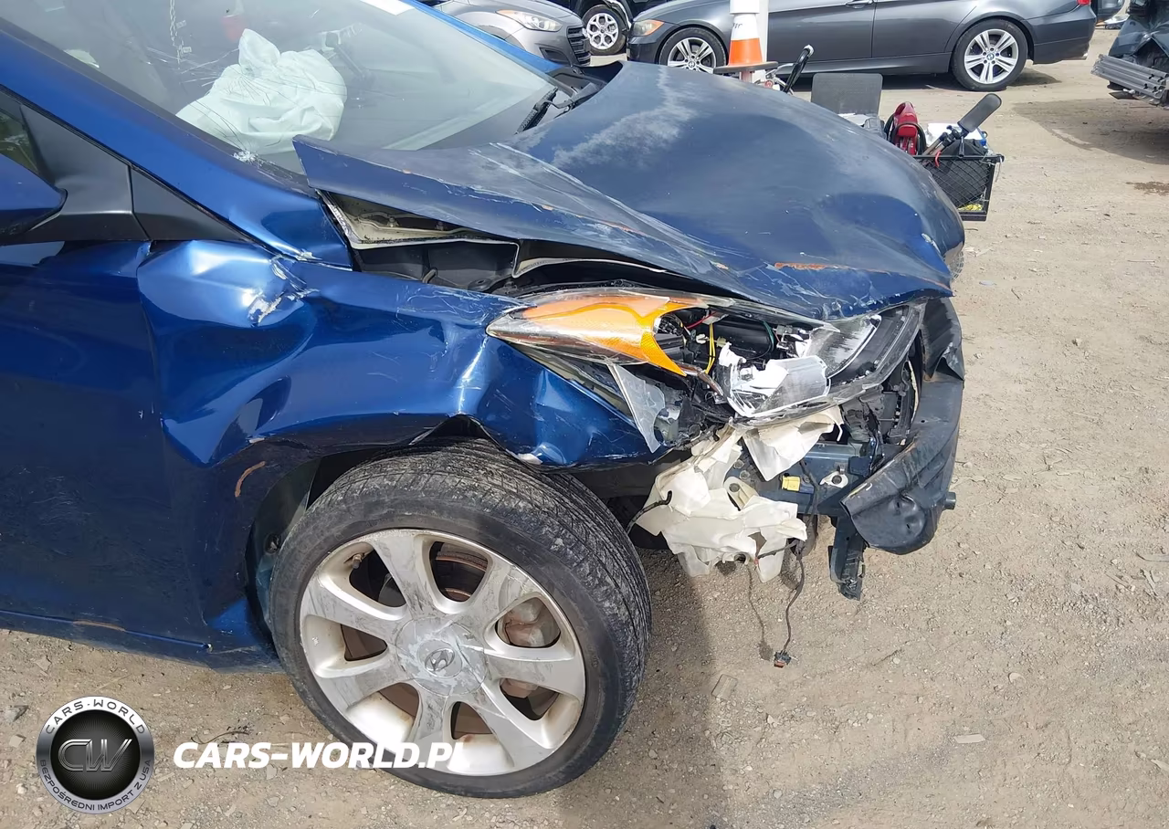 2013 Hyundai Elantra Limited VIN:KMHDH4AE3DU867074 - 13