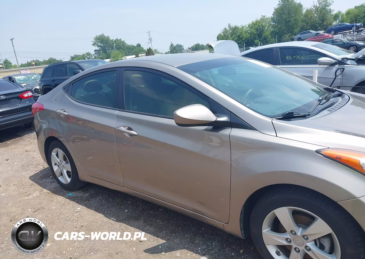 2013 Hyundai Elantra Gls VIN:5NPDH4AE2DH389373 - 13