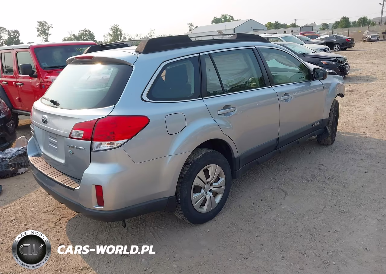 2013 Subaru Outback 2.5I VIN:4S4BRCAC6D3265241 - 4