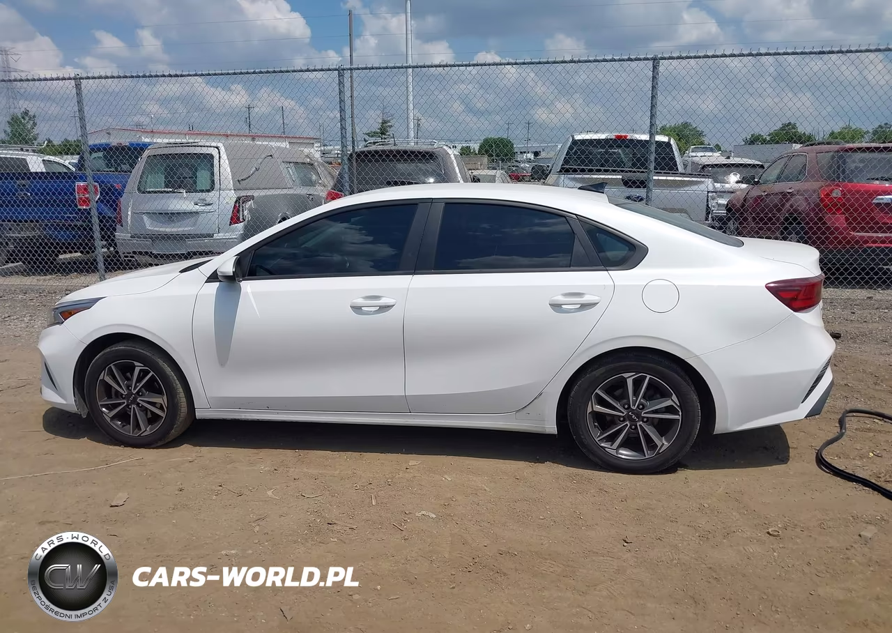 2023 Kia Forte Lxs VIN:3KPF24AD4PE611938 - 15