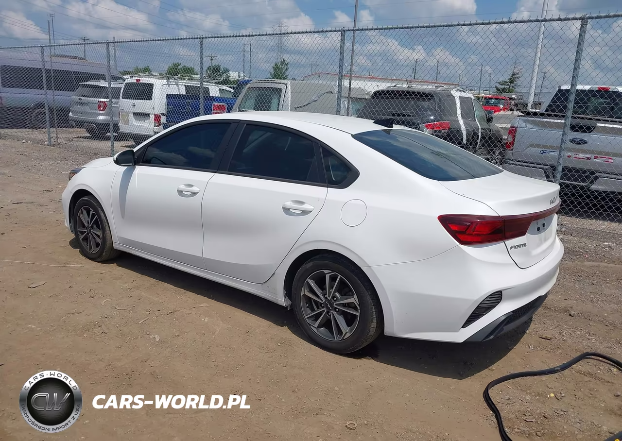 2023 Kia Forte Lxs VIN:3KPF24AD4PE611938 - 3