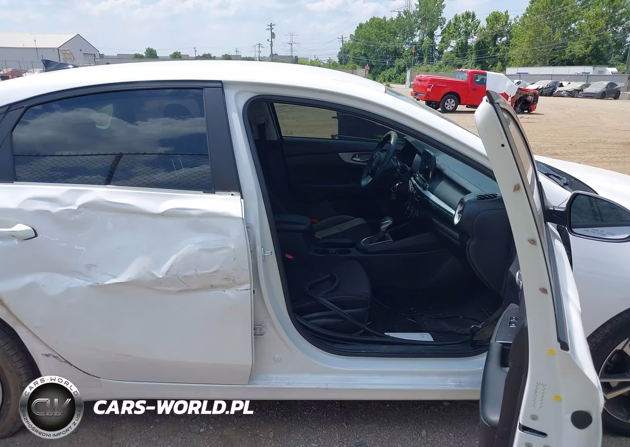 2023 Kia Forte Lxs VIN:3KPF24AD4PE611938 - 5