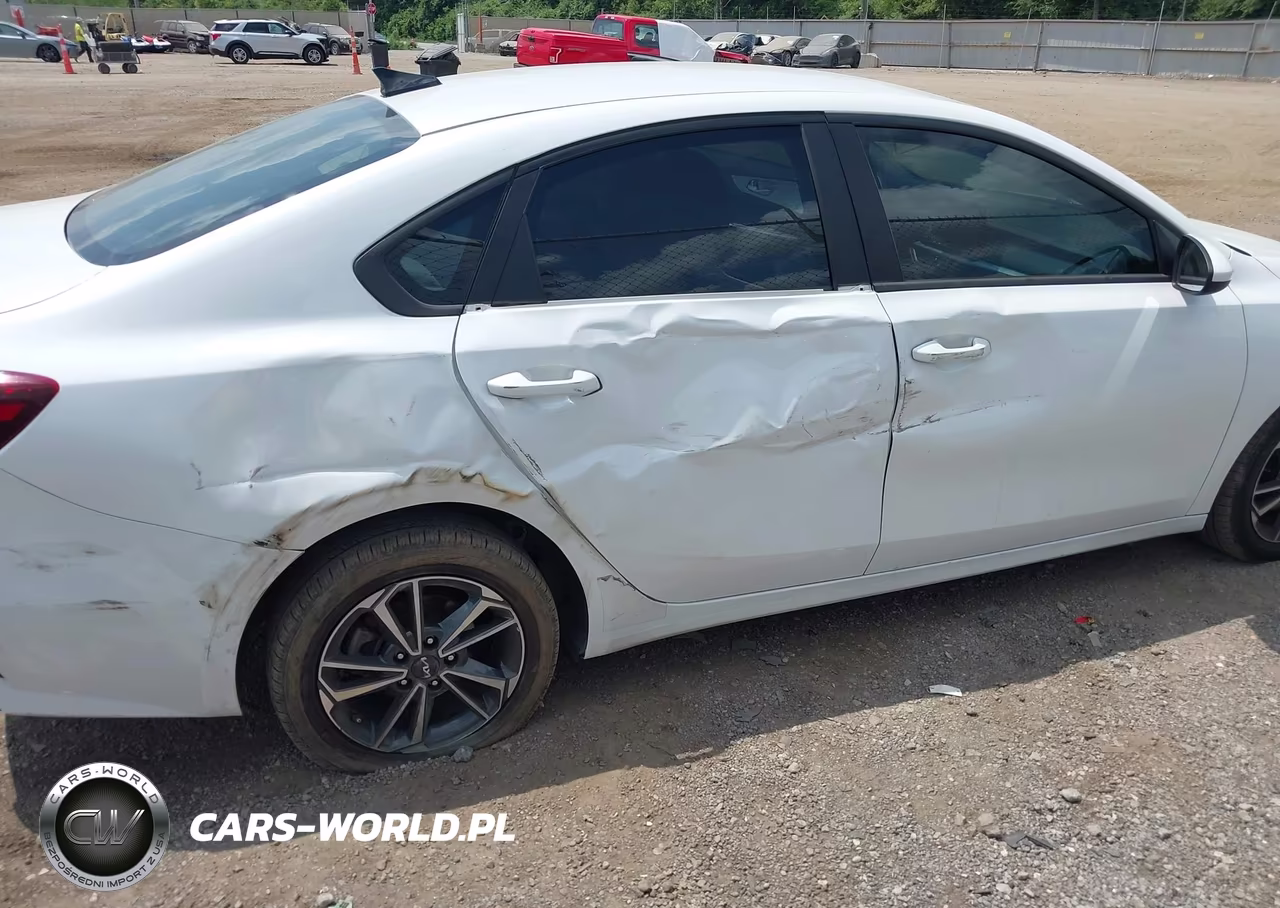 2023 Kia Forte Lxs VIN:3KPF24AD4PE611938 - 6