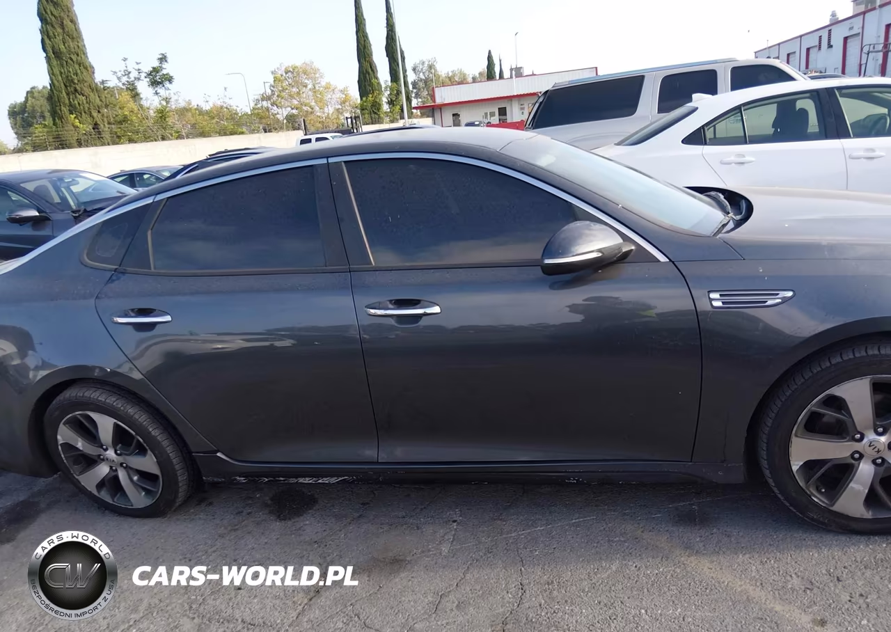 2020 Kia Optima S VIN:5XXGT4L32LG406187 - 13