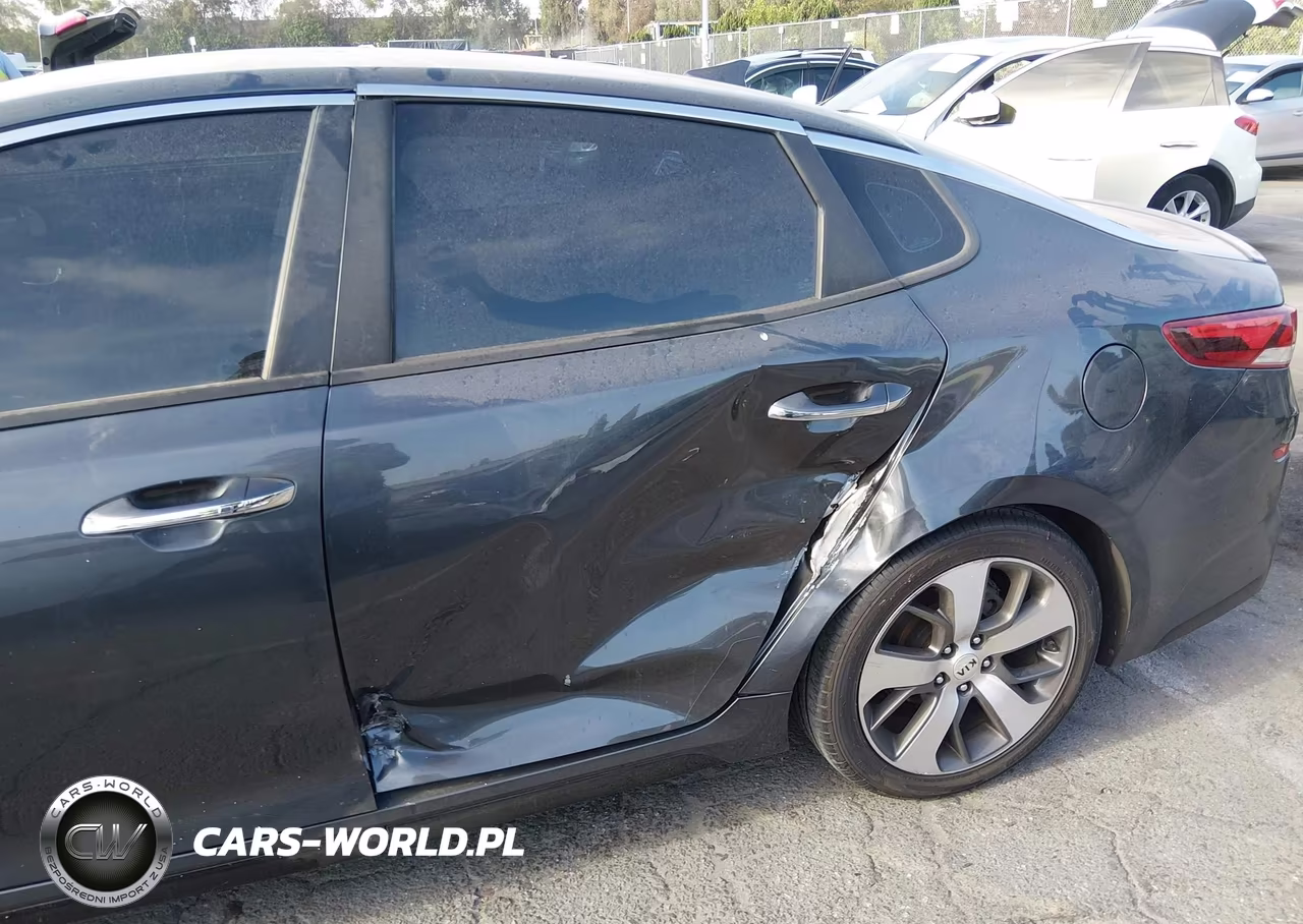 2020 Kia Optima S VIN:5XXGT4L32LG406187 - 6