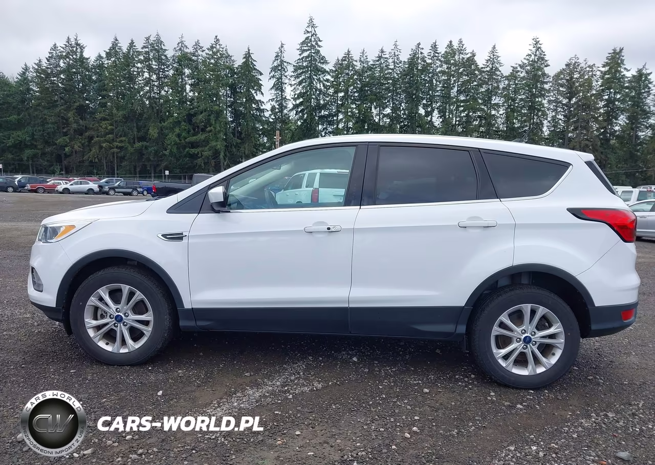 2019 Ford Escape Se VIN:1FMCU9GD0KUA65811 - 14
