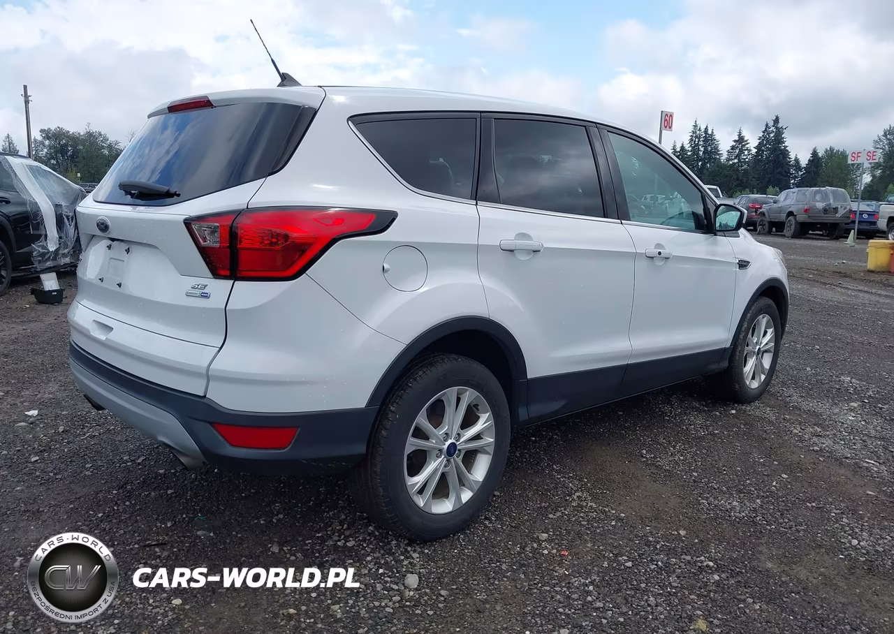 2019 Ford Escape Se VIN:1FMCU9GD0KUA65811 - 4