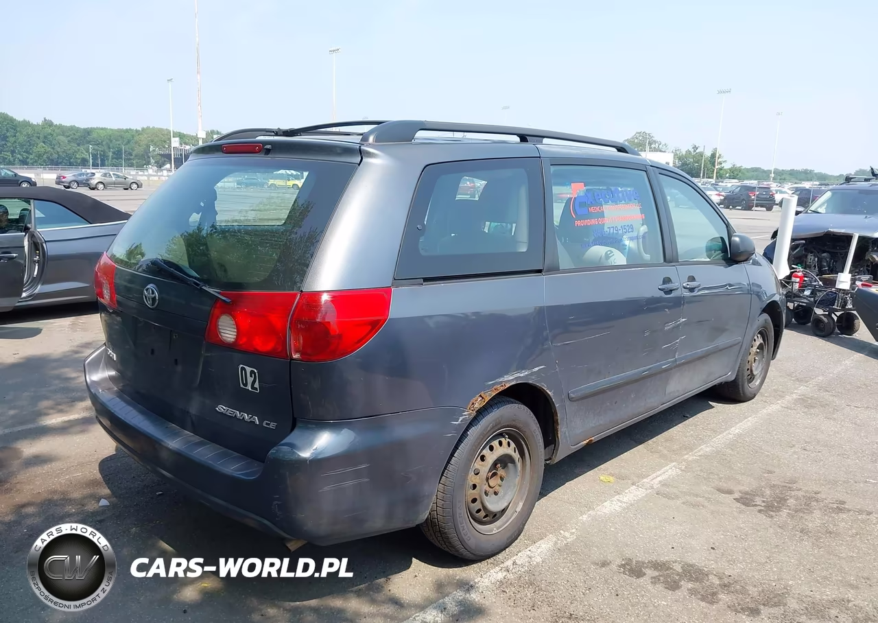 2010 Toyota Sienna Ce VIN:5TDKK4CC1AS303643 - 4