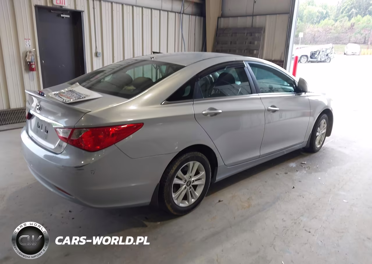 2013 Hyundai Sonata Gls VIN:5NPEB4AC1DH638718 - 4