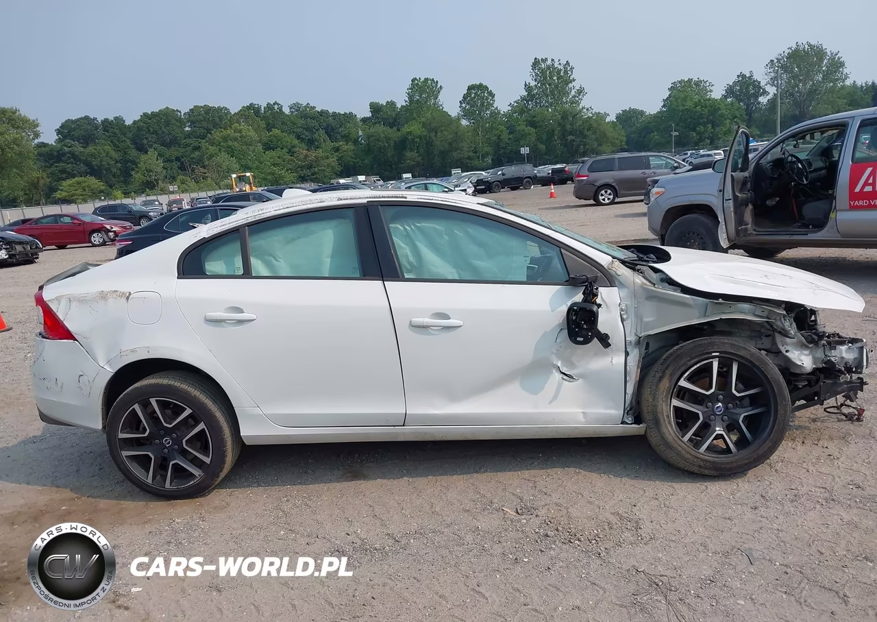2017 Volvo S60 T5 Dynamic VIN:YV126MFL7H2422714 - 13