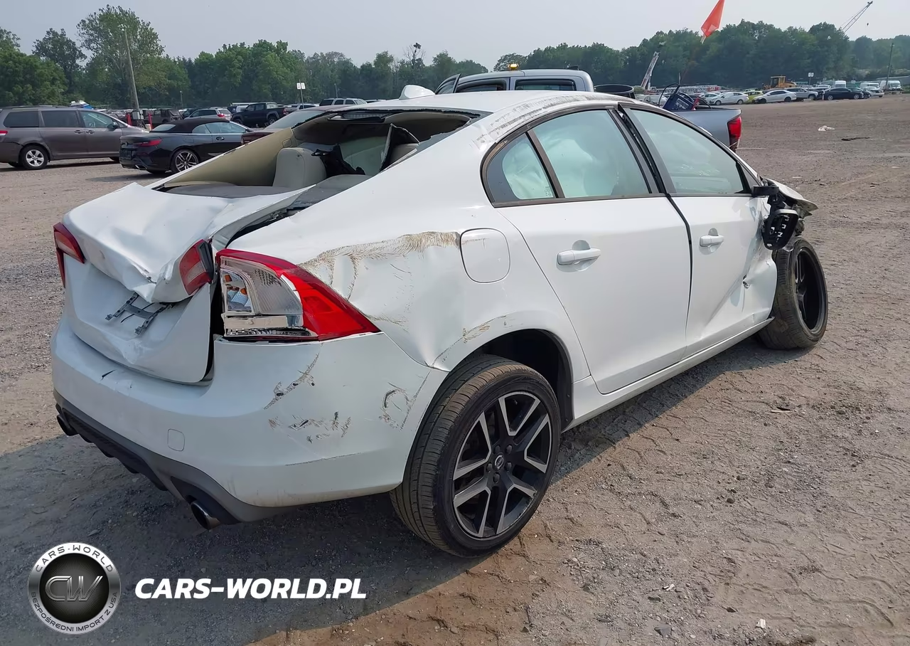 2017 Volvo S60 T5 Dynamic VIN:YV126MFL7H2422714 - 4