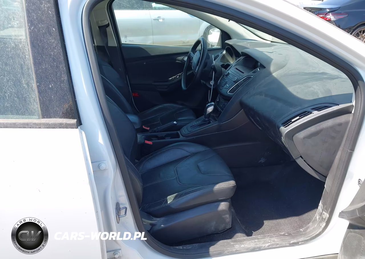 2015 Ford Focus Se VIN:1FADP3K28FL385866 - 5