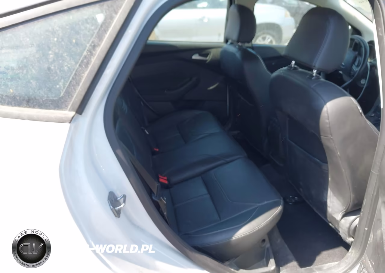 2015 Ford Focus Se VIN:1FADP3K28FL385866 - 8