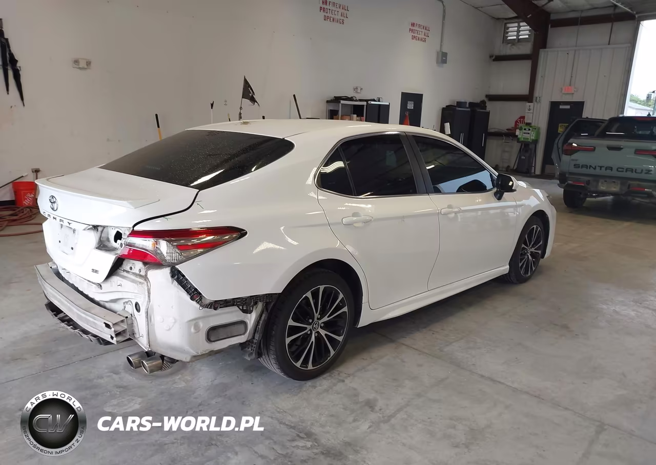 2018 Toyota Camry Se VIN:4T1B11HK1JU100888 - 4