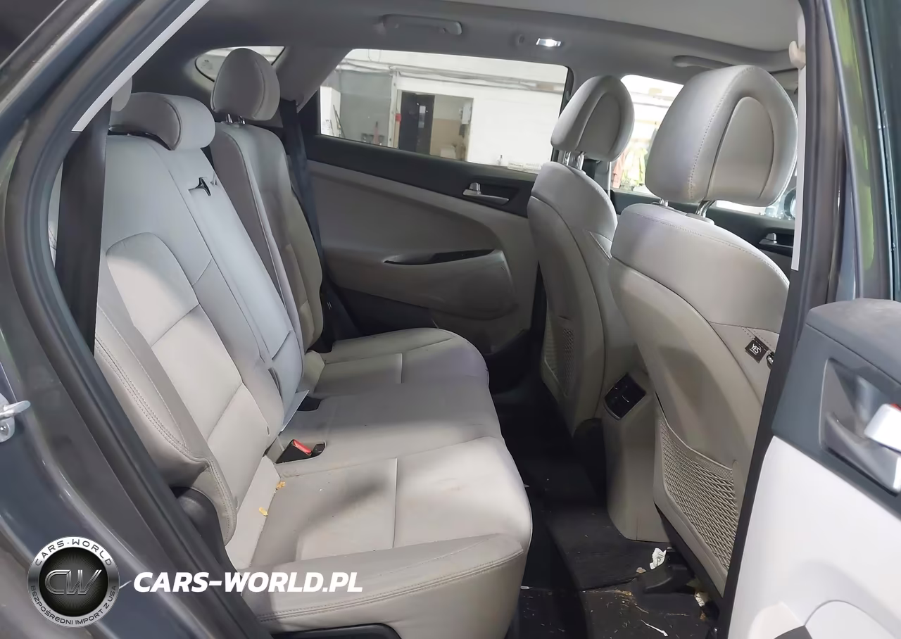 2018 Hyundai Tucson Value VIN:KM8J3CA26JU647196 - 8