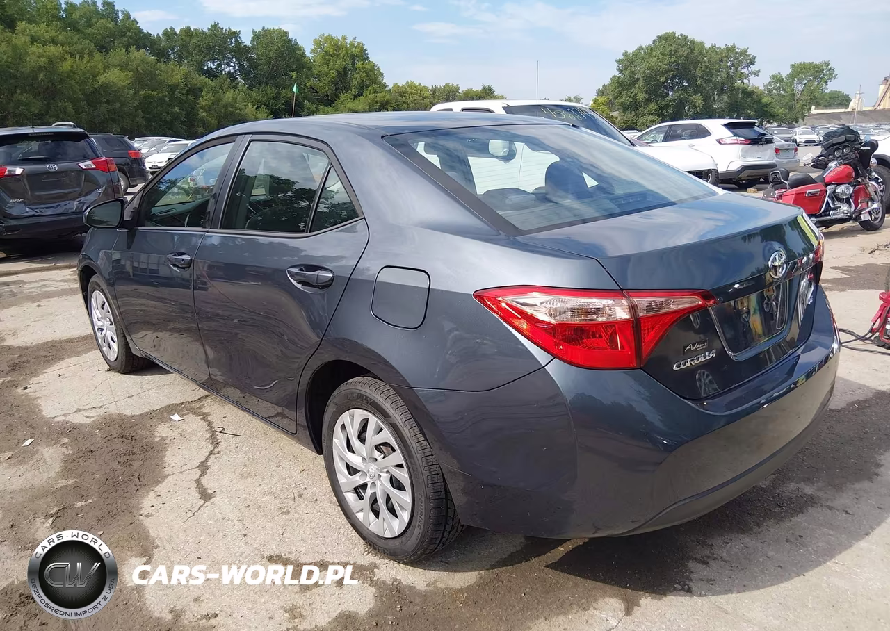 2019 Toyota Corolla Le VIN:5YFBURHE9KP914015 - 3