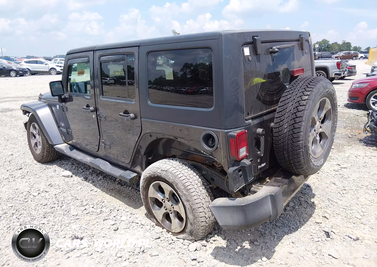 2016 Jeep Wrangler Unlimited Sahara VIN:1C4BJWEGXGL305125 - 3