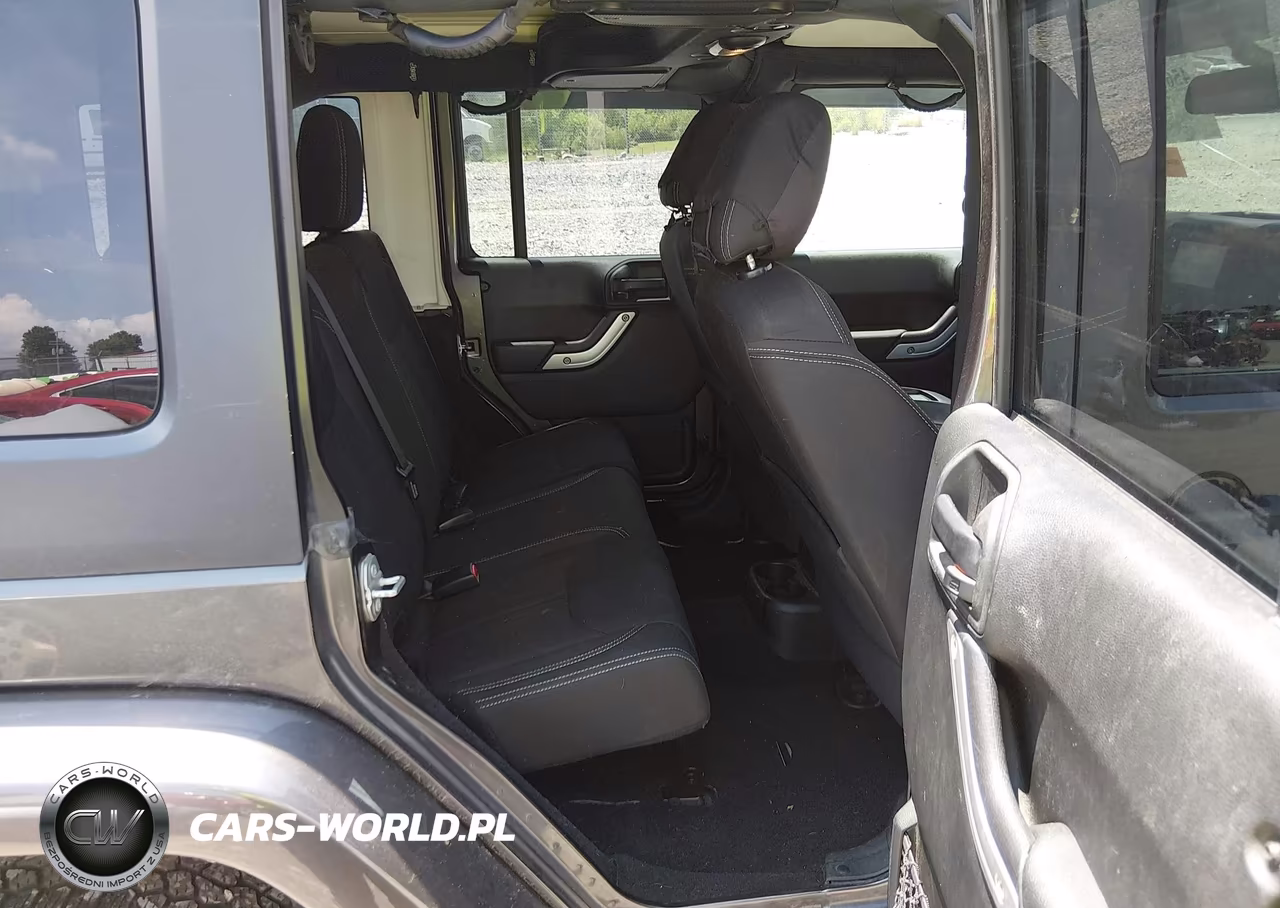 2016 Jeep Wrangler Unlimited Sahara VIN:1C4BJWEGXGL305125 - 8
