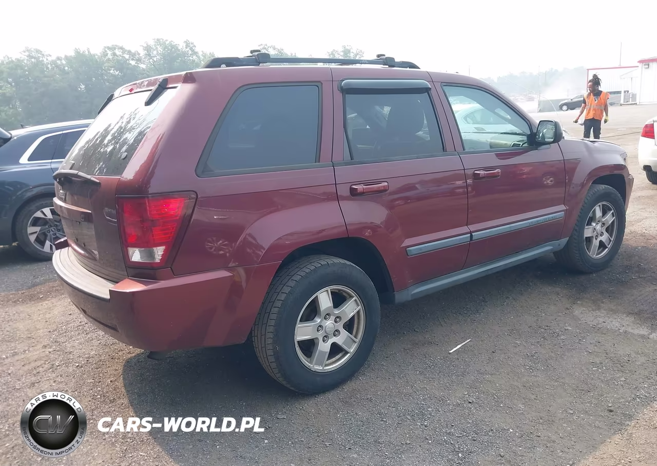 2007 Jeep Grand Cherokee Laredo VIN:1J8HR48N17C525330 - 4