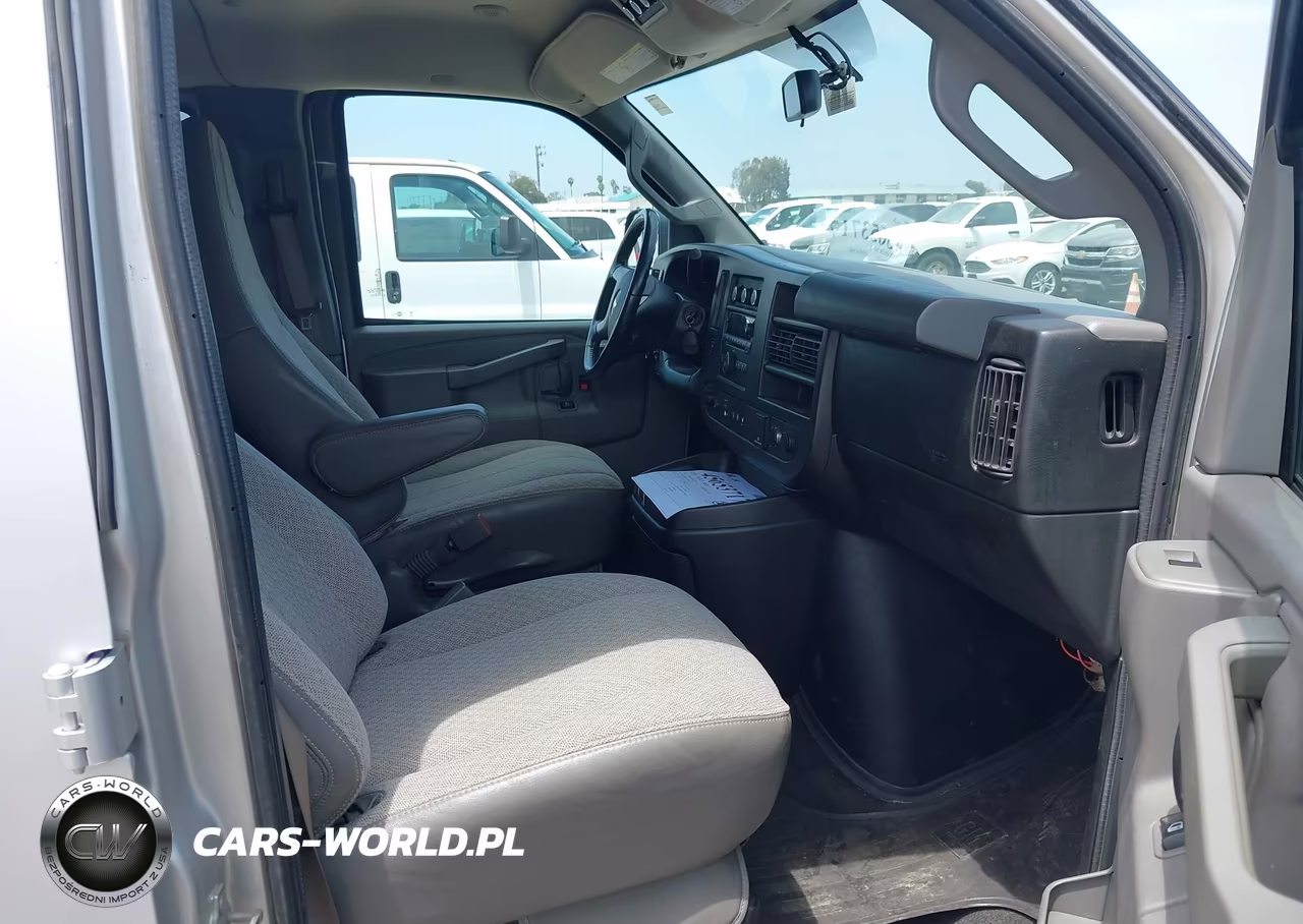 2017 Chevrolet Express 3500 Lt VIN:1GAZGPFF6H1272915 - 5