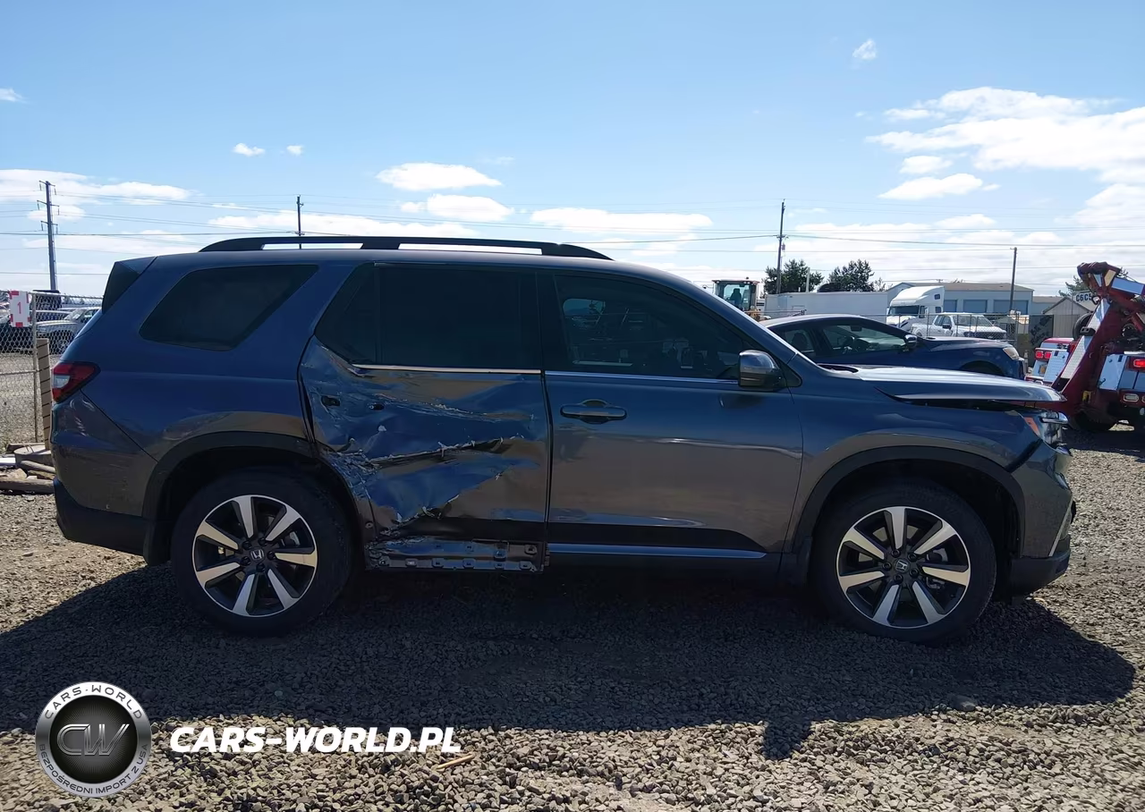 2025 Honda Pilot Touring VIN:5FNYG1H7XSB180713 - 13