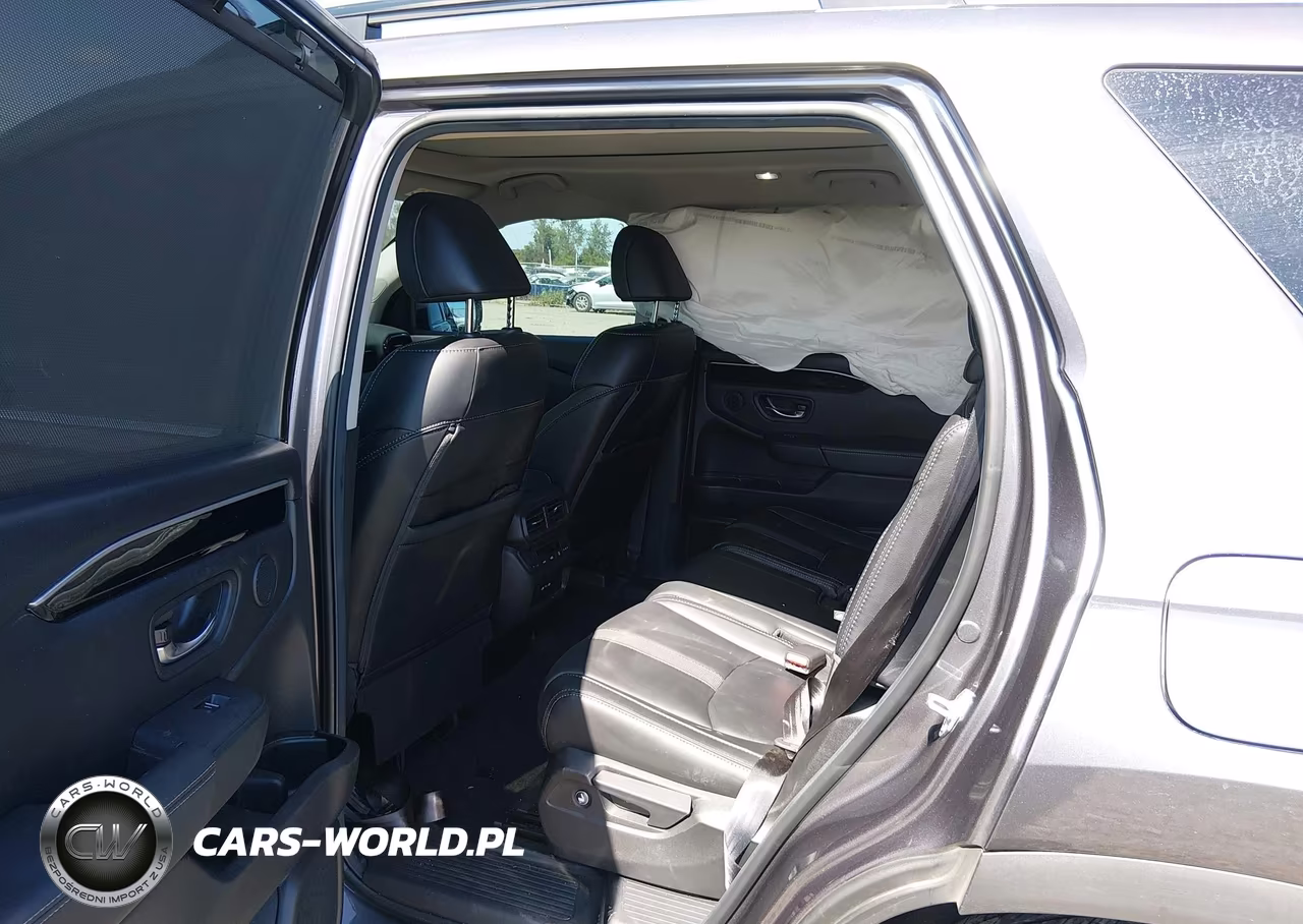 2025 Honda Pilot Touring VIN:5FNYG1H7XSB180713 - 8