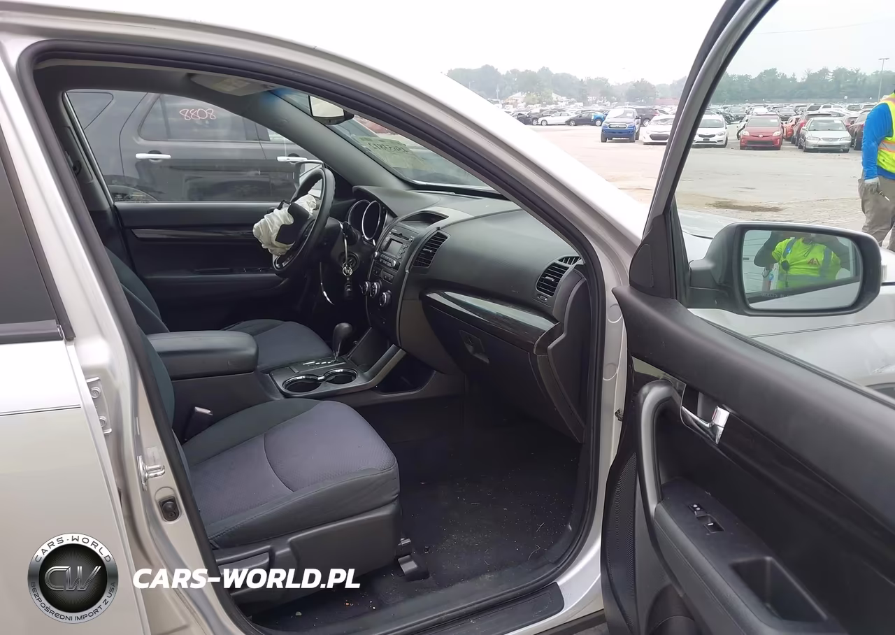 2012 Kia Sorento Lx VIN:5XYKT3A6XCG267245 - 5