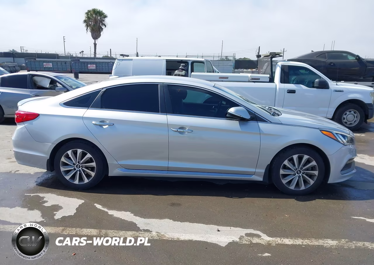 2015 Hyundai Sonata Sport VIN:5NPE34AF2FH238905 - 13