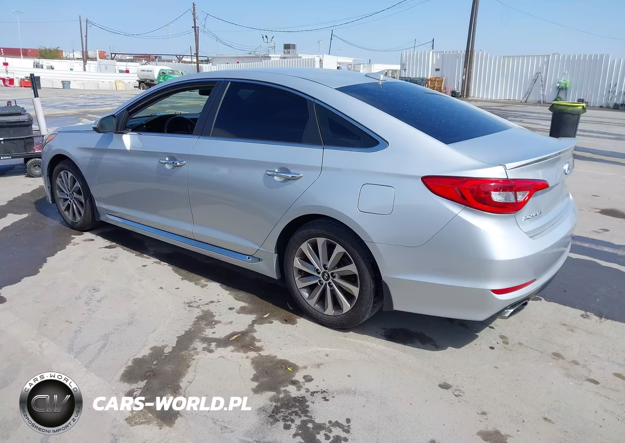 2015 Hyundai Sonata Sport VIN:5NPE34AF2FH238905 - 3