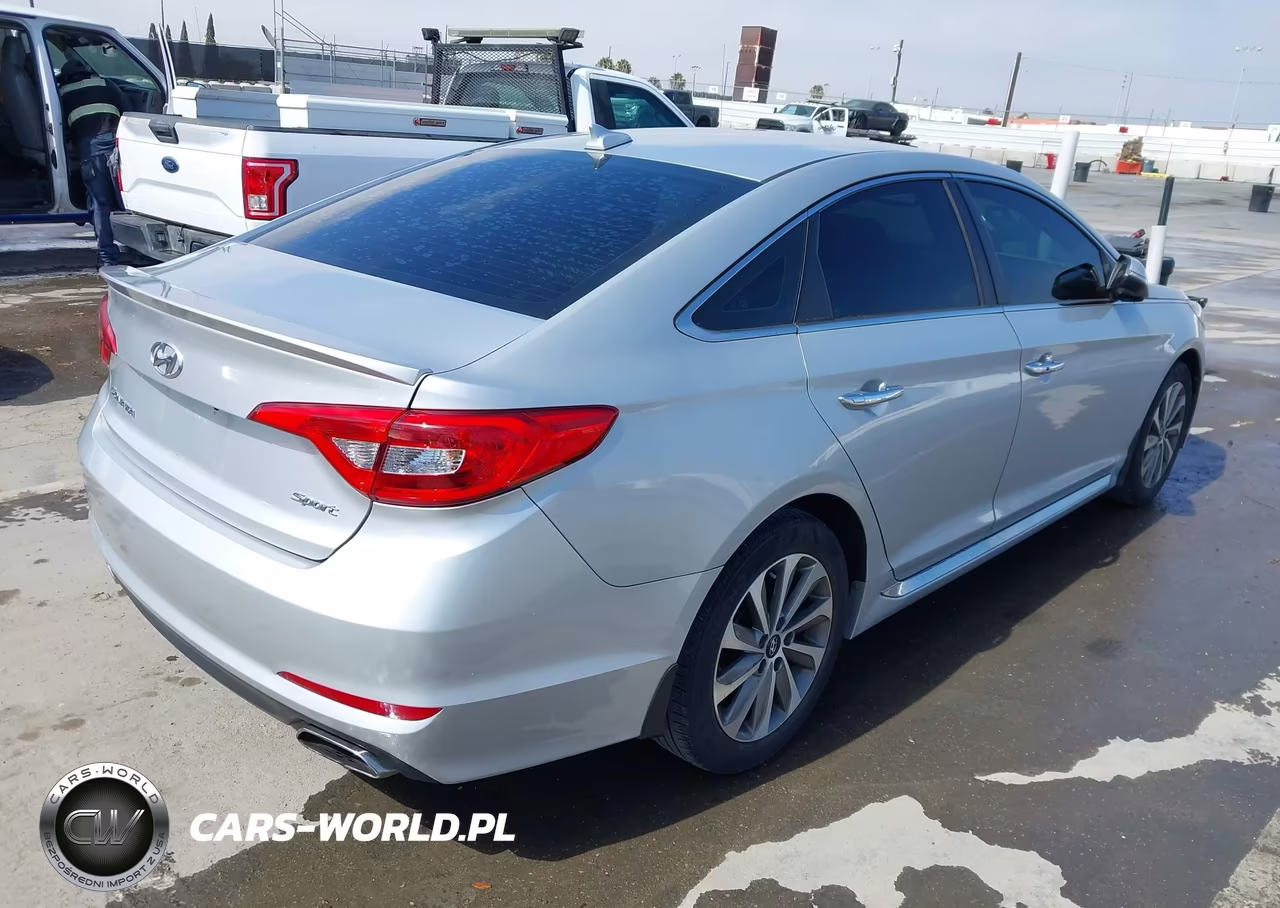 2015 Hyundai Sonata Sport VIN:5NPE34AF2FH238905 - 4
