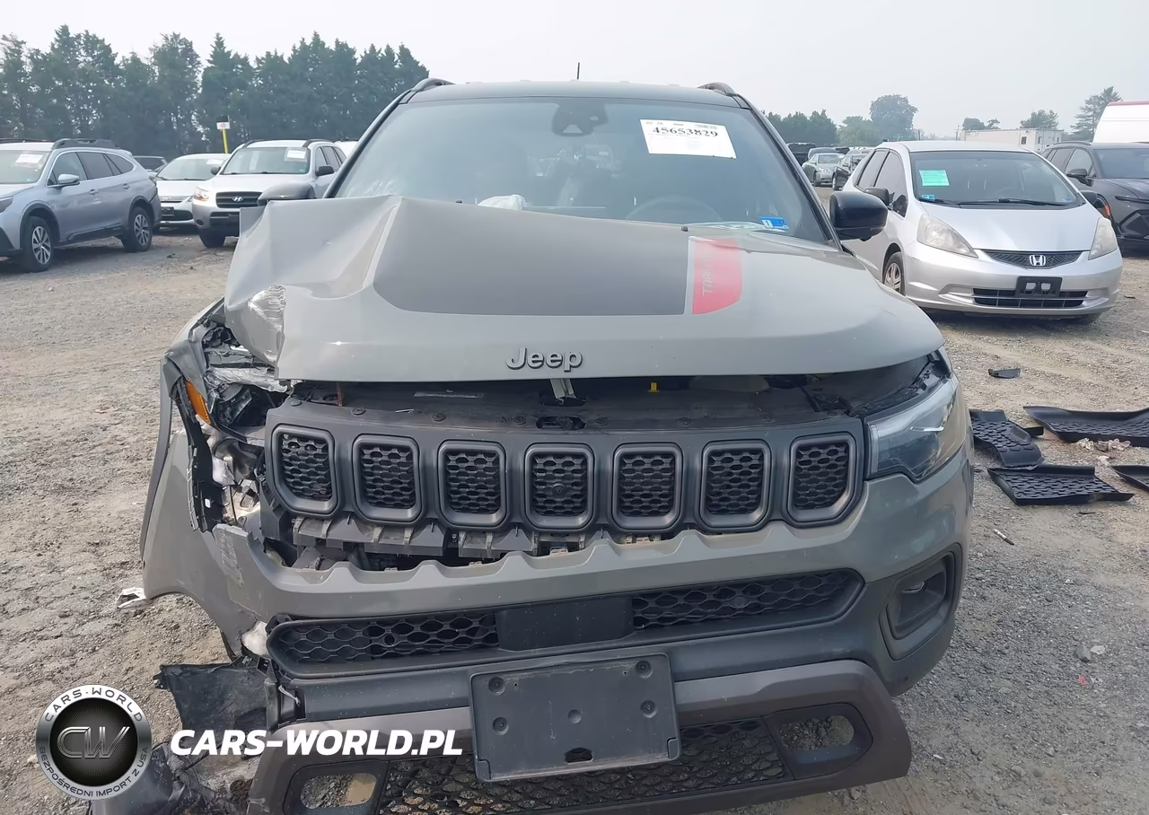 2024 Jeep Compass Trailhawk 4X4 VIN:3C4NJDDN1RT589897 - 12