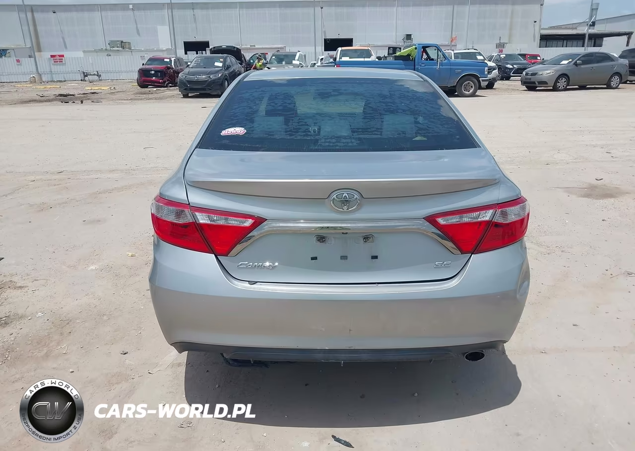 2015 Toyota Camry Se VIN:4T1BF1FKXFU022154 - 17