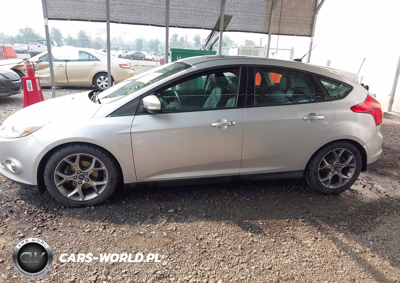 2014 Ford Focus Se VIN:1FADP3K25EL357182 - 14