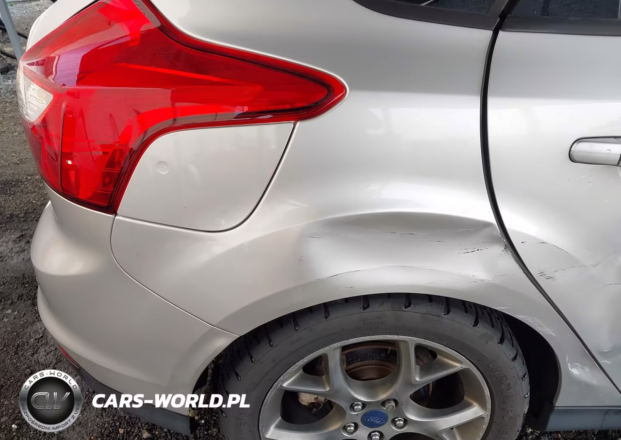 2014 Ford Focus Se VIN:1FADP3K25EL357182 - 17