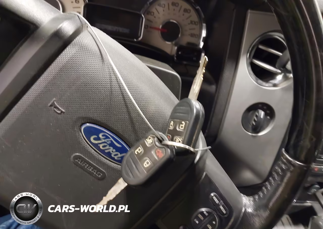 2012 Ford Expedition Limited VIN:1FMJU2A58CEF39502 - 11