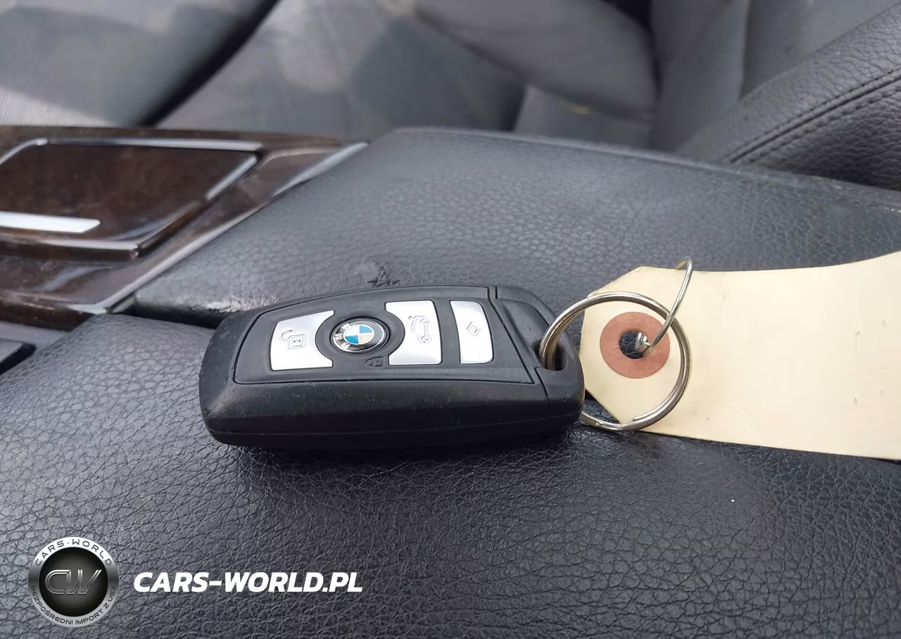 2011 BMW 550 Xi VIN:WBAFU9C53BC783906 - 11