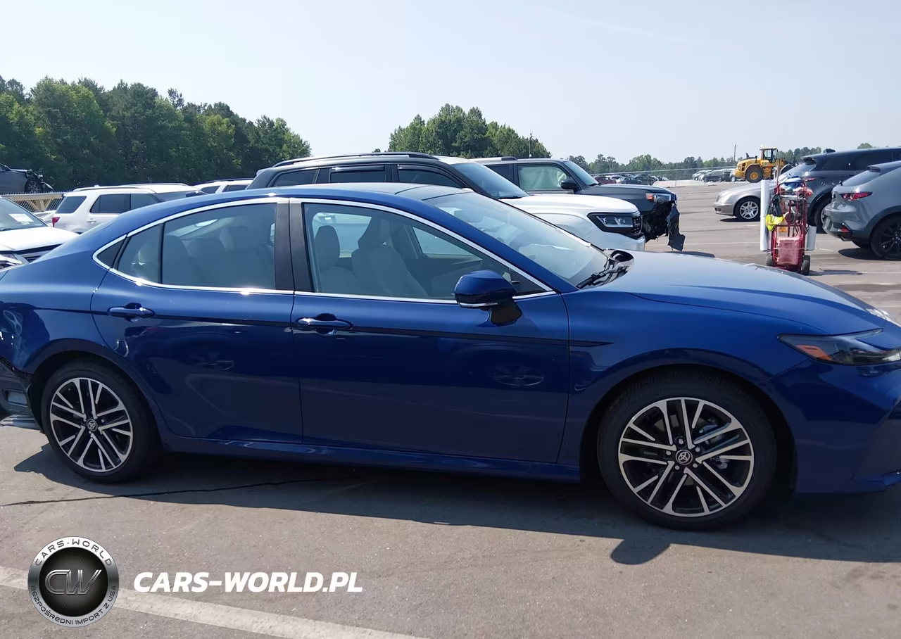 2026 Toyota Camry Xle VIN:4T1DAACKXTU317360 - 14